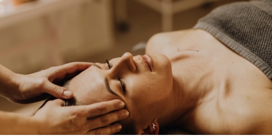 Soin crânien énergétique — harmonisation des chakras par Amelle B